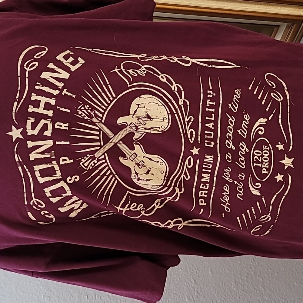 Moonshine Spirit Maroon tee Size XL by Brad Paisley guitar men's
